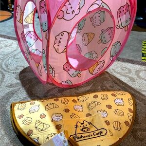 Pusheen cat bed and cube